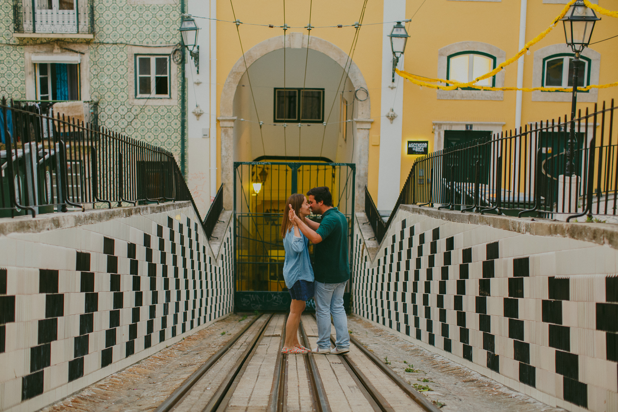 Sessão de Namoro em Lisboa, Engagement Photo Shoot in Lisbon by Hello Twiggs