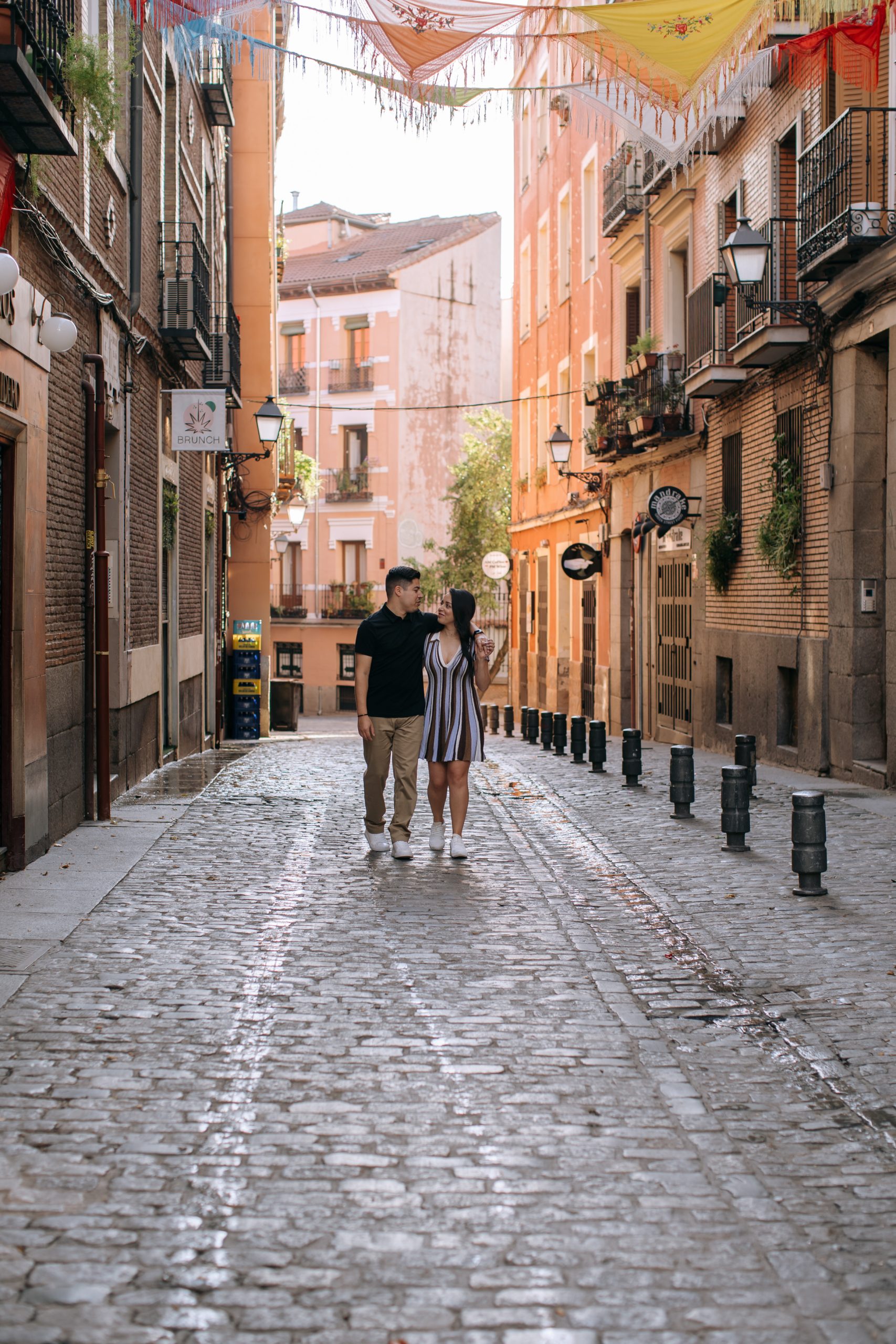 Early Morning Couple Photo Session in La Latina, Madrid