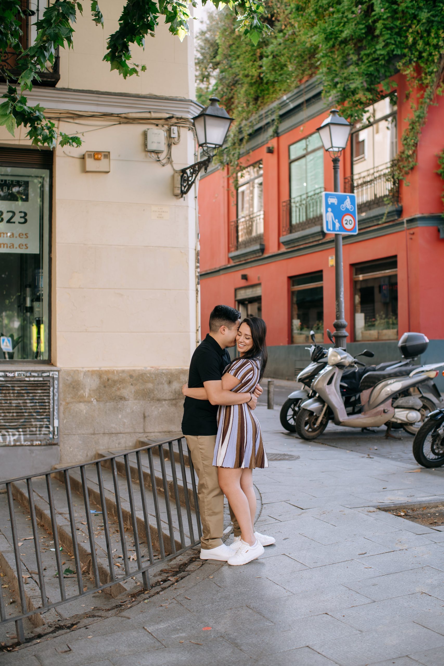 Early Morning Couple Photo Session in La Latina, Madrid