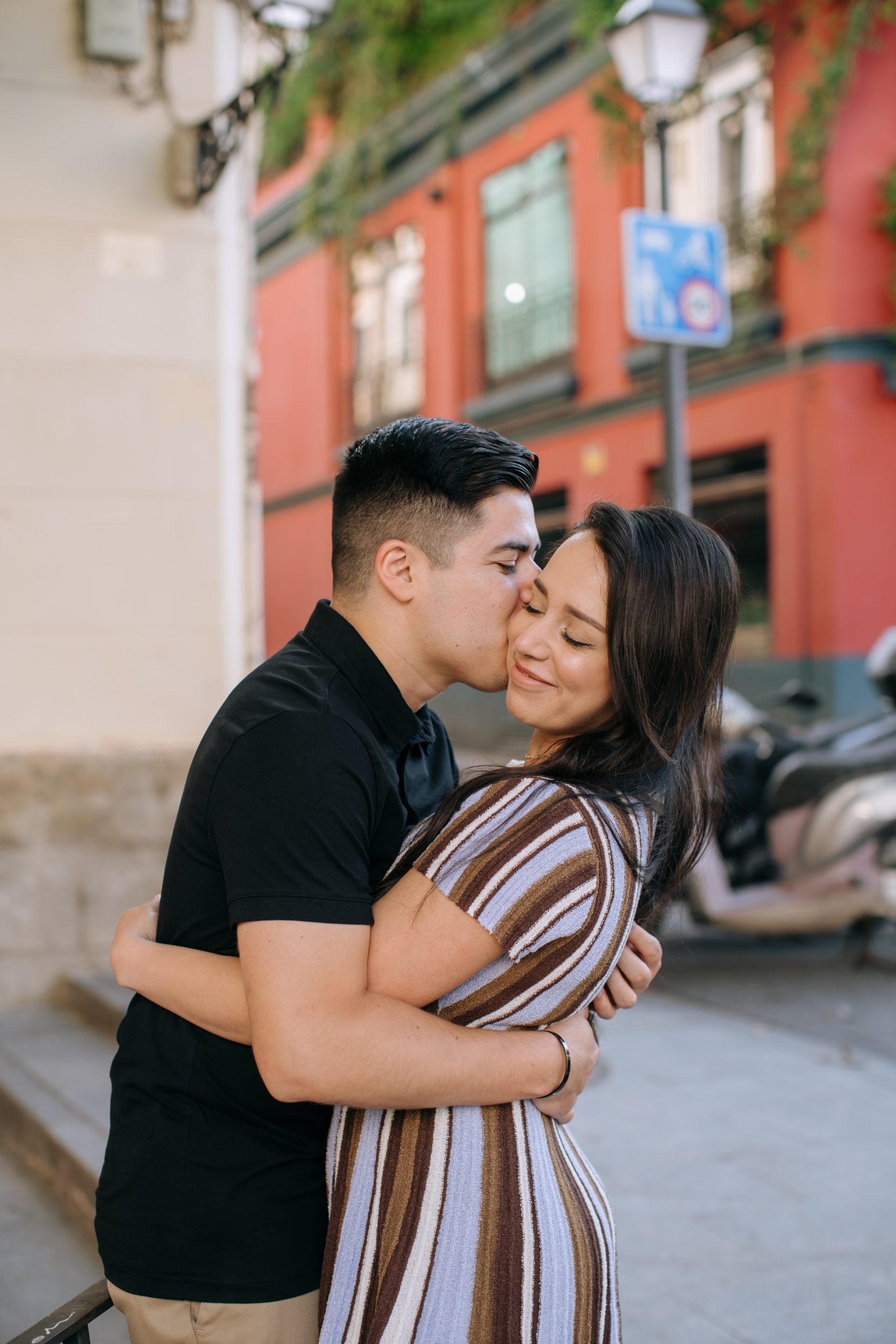 Early Morning Couple Photo Session in La Latina, Madrid